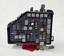 2013-2014 Chevrolet Traverse Engine Fuse Box Assembly OEM picture