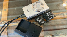 Canon PowerShot ELPH 180 Digital Camera 20MP 8x zoom Minty with charger picture