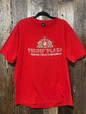 90s Men's Red Trump Plaza Atlantic City Centerpiece Graphic Print Crew Neck Tee picture