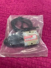 NEW NUMATICS L01SA459B041Y61 SOLENOID  VALVE 1/8 NPT PORTS 24vdc picture