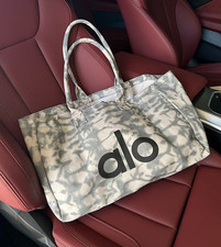 ALO Yoga Gray Tie Dye Canvas Tote Bag Large Gym Travel Bag NWT Authentic Trendy picture