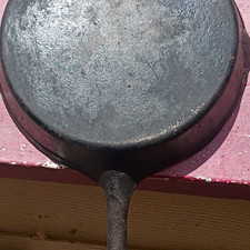 Cast Iron Round Skillet Frying Pan, Black, Vintage Wagner Ware picture
