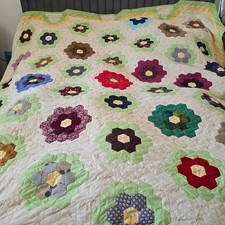 Vintage Hand-Stitched Grandmother Flower Garden Amish Quilt Multicoloured Fabric picture