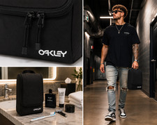 Oakley 5L Men's Travel Pouch Toiletry Bag picture