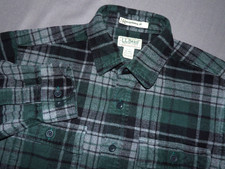 L.L. Bean Long Sleeved Plaid Flannel Chamois Cloth Button U Shirt Men's Medium picture