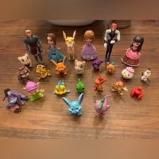 Vintage lot of 24 figurines, Disney, miscellaneous, very good condition picture