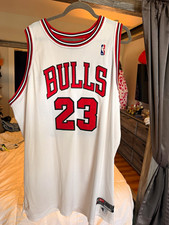 Nike Chicago Bulls Michael Jordan #23 White Basketball Jersey Size 50 picture