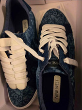 Nine West Layna Women's Lace Up Sneakers Dark Blue Floral Print, 8.5, NIB picture