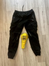 Ride Rich Unit 16™ Armoured Softshell Cargo Joggers {Black} - size Large picture