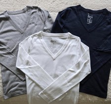 GAP WOMEN'S LONG SLEEVE V NECK TOPS in SIZE MEDIUM-LOT OF 3-GRAY, BLACK & WHITE picture