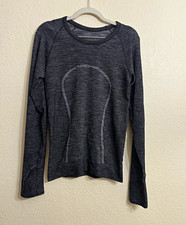 Women's lululemon athletica Gray Crew Neck Long Sleeve Stretch Knit size medium picture