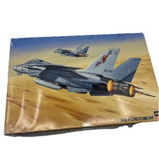 Hasegawa F-14A Plus Tomcat Scale 1/72 Made in Japan 1991 Open Box picture