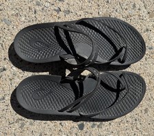 Women's OluKai Ma'a Kai Strappy Sandal in black - EU 39 picture