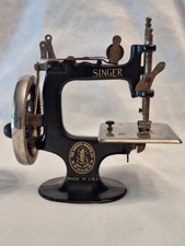 Antique Singer Sewing Machine 1910 Model 20 Child's Toy picture