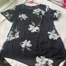 NWOT Size 10 Bloom Chic Asymmetrical Hem LinedFloral Blouse Top picture