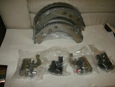 MGA NEW REAR BRAKE SHOE SET / 4 WITH 2  NEW REAR  WHEEL CYLINDERS  55-62 MGA  picture