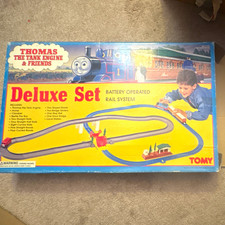 TOMY Thomas & Friends Deluxe Battery Operated N Gauge Starter Set 26pc 0120 picture