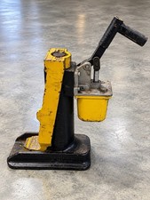 Stanley 10 Ton Hydraulic Railroad Track Jack Self Contained Pump Vintage picture
