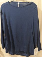 NWT blue lululemon Back in Action Long sleeve size 8 picture