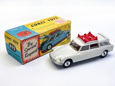 Vintage Corgi Toys 475 Citroen Safari Winter sports diecast & Original Box picture