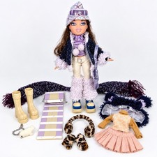 2003 Bratz Wintertime Wonderland Dana Doll MGA Outfits Accessories Toboggan picture