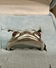 Adorable Vintage 925 Sterling Silver Frog with Beaded Eyes Ring Size 5 picture
