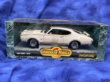 Ertl American Muscle 1969 Hurst Olds ~ White & Gold w/ Black Interior ~ 1:18 NIB picture