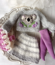 Blythe Doll Koala Outfit – Hand Knitted Sweater with Embroidered Australian bear picture
