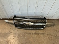 2005-2007 CHEVROLET SILVERADO FRONT BUMPER GRILLE 10397947 10397948 10397949 picture