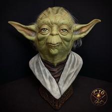 1:1 Life - Size Yoda Bust (On offer) picture