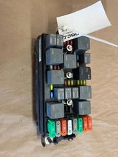2005-2006 Chevrolet Equinox Engine Fuse Box Assembly OEM picture