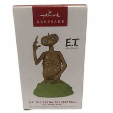 2022 Hallmark Keepsake Ornament E.T. The Extra-Terrestrial Magic Light & Sound picture