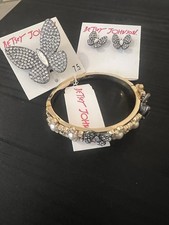 Betsey Johnson Betseyton Earrings and  Bracelet Set- Rare-G3 picture