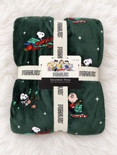 Christmas Winter Snoopy Peanuts Berkshire 60 x 70 In Throw Blanket Green NWT picture