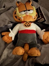 New Garfield Halloween Sidestepper picture