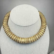 Vintage Monet Necklace Gold Tone EXTRA SMALL 11
