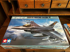 Tamiya 1:32 Lockheed Martin F-16CJ Block 50 Fighting Falcon Jet Kit picture
