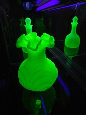VINTAGE FENTON DRAPERY RUFFLED SATIN CUSTARD URANIUM GLASS VASE picture