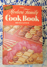 Vintage The Modern Family Cook Book Meta Given 1961 Hardcover Very Good Cond. picture