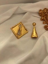 Schiaparelli Asymmetric AB Surrealist Series keyhole Earrings with box picture
