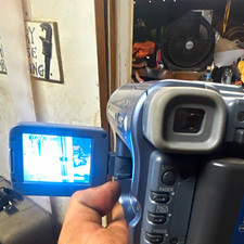 Sony Handycam Hi8 NightShot 20x/990x Zoom 2.5