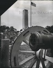 Press Photo Cannons, Monument at Chalmette Battlefield - noa60274 picture