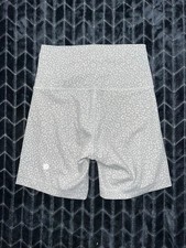 Lululemon Women’s Wunder Under Tran High Rise Leopard Daisy Starlight Size 4 picture
