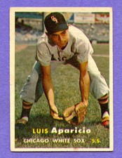 1957 Topps Luis Aparicio #7 White Sox VG-EX picture