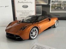 AutoArt Signature Pagani Huayra - 1/18 Scale. picture