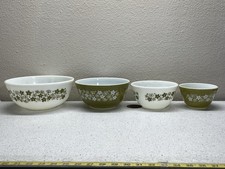 Vtg Set of 4 Pyrex Spring Blossom Crazy Daisy Cinderella Nesting Mixing Bowls picture