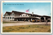 Vintage Postcard WY Cody Burlington Cody Inn Old Car Crowds picture