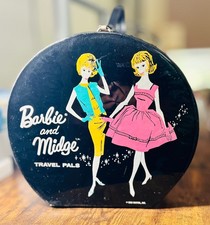 Vintage 1963 Barbie Midge Travel Pals Case Black Round Vinyl Hatbox Mattel picture