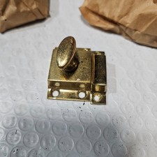 1 NOS VINTAGE SOLID Heavy BRASS CABINET CUPBOARD OVAL TURN LATCH W CATCH keeper picture