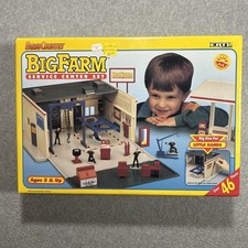 Ertl Farm Country Big Farm Shed Playset 1993 New Sealed Bags in Box picture